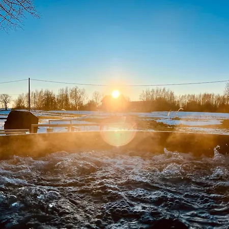 Vilanovka - Z Prywatna Balia Przy Stawie I Lesie Nyaraló